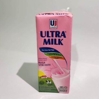 ULTRA MILK SUSU UHT STRAWBERRY 200ML
