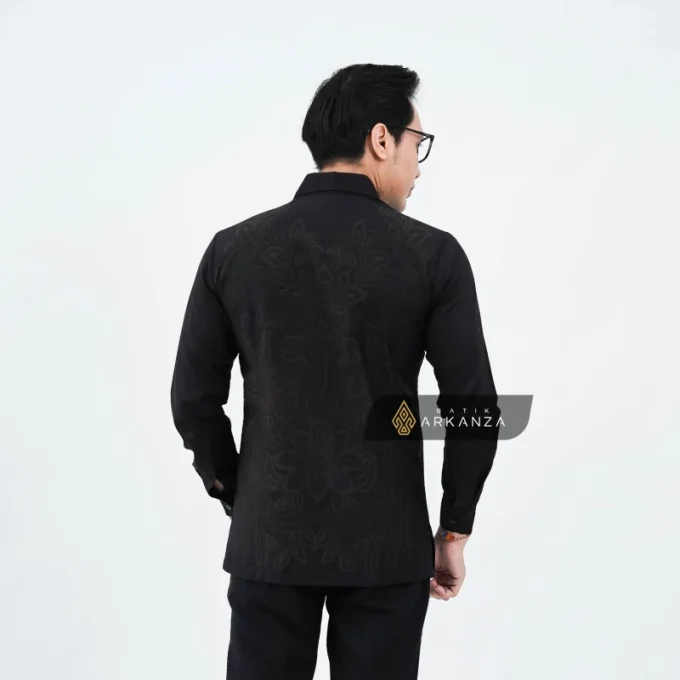 Kemeja Batik Slimfit Motif Kerta Hitam