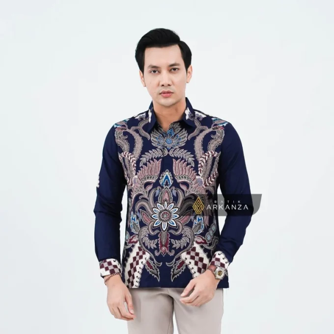 Kemeja Batik Slimfit Motif Panembahan Navy