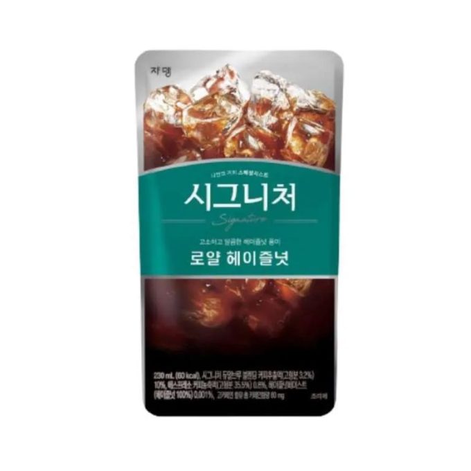 Jardin Signature Royal Hazelnut 230ml adalah minuman kopi instan yang kaya akan rasa hazelnut yang lezat. Dibuat dengan biji kopi pilihan dan campuran hazelnut alami, minuman ini cocok dinikmati kapan saja.