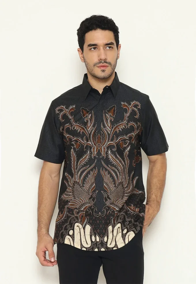 Hadinata Batik Pria Kemeja Pendek Slimfit Yuvan Yura