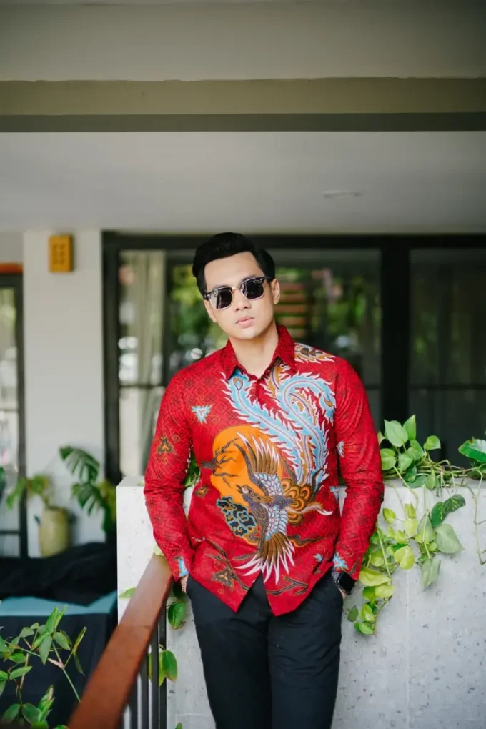 Kemeja Batik Slimfit Motif Cendrawasih Merah
