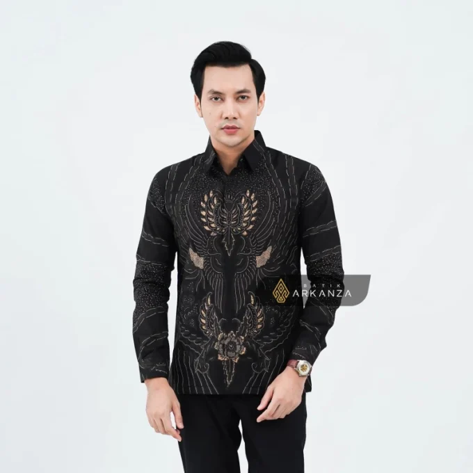 Kemeja Batik Slimfit Motif Benanda Hitam