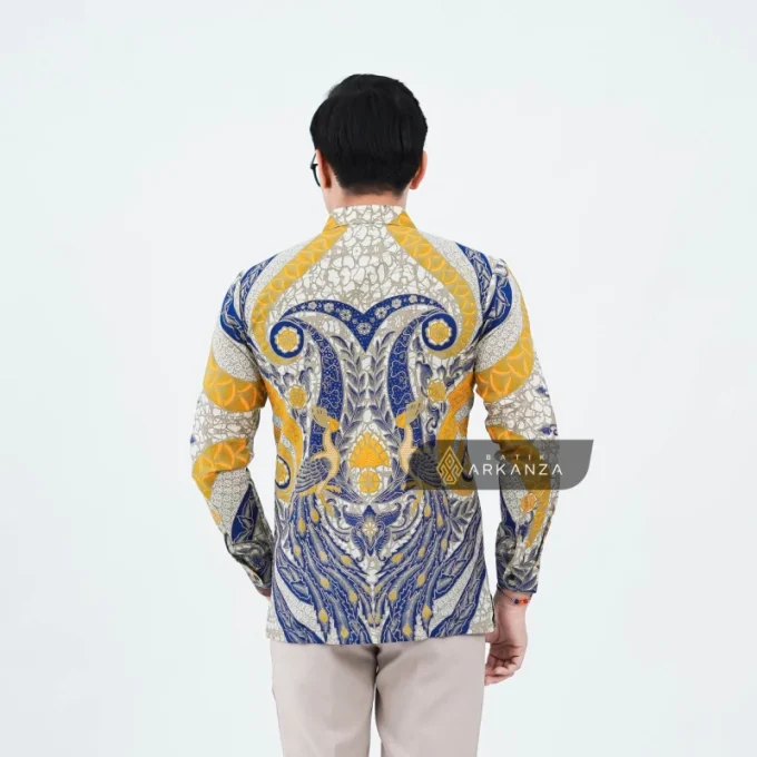 Kemeja Batik Slimfit Motif Bratajaya