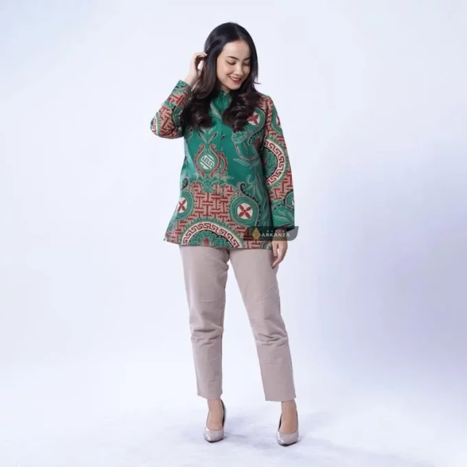 Blouse Batik Motif Cahyadewi