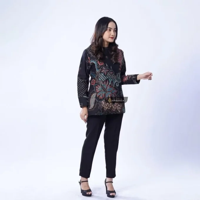 Blouse Batik Motif Wijaya Brata