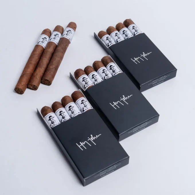 Cerutu JOHNNY HALF CORONA – 11 Box (1 Box Isi 10 Batang)
